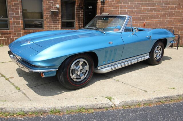 1966 Chevrolet Corvette - Auto - PS - Both Tops