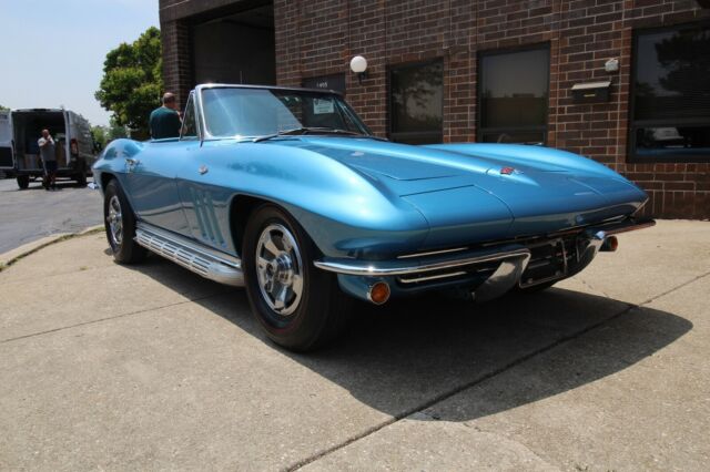 1966 Chevrolet Corvette - Auto - PS - Both Tops - photo 9