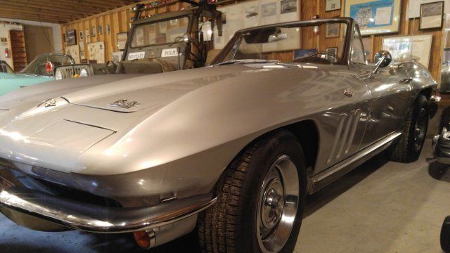 1966 Chevrolet Corvette - photo 2