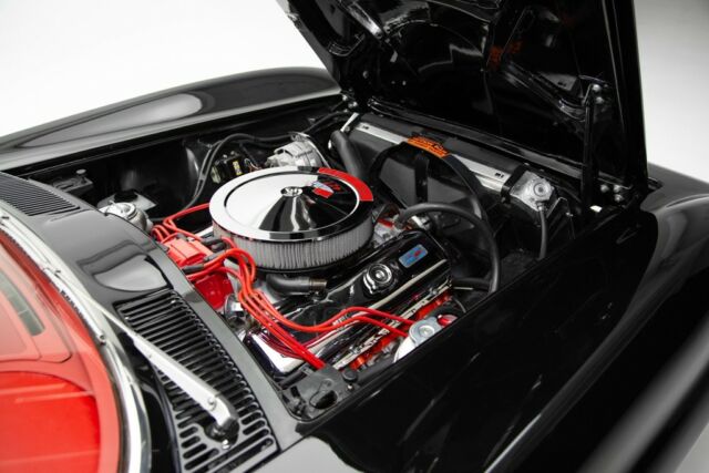1966 Chevrolet Corvette Black/Red, 427/390, 4-Speed - photo 5