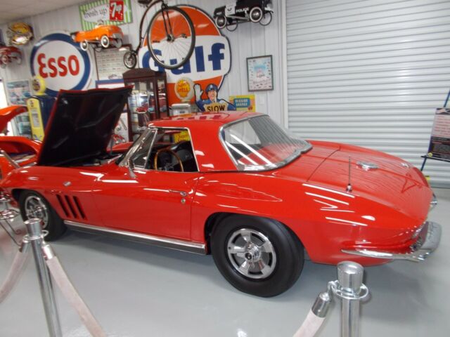1966 Chevrolet Corvette convertible - photo 7