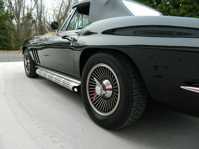 1966 Chevrolet Corvette Convertible - photo 12