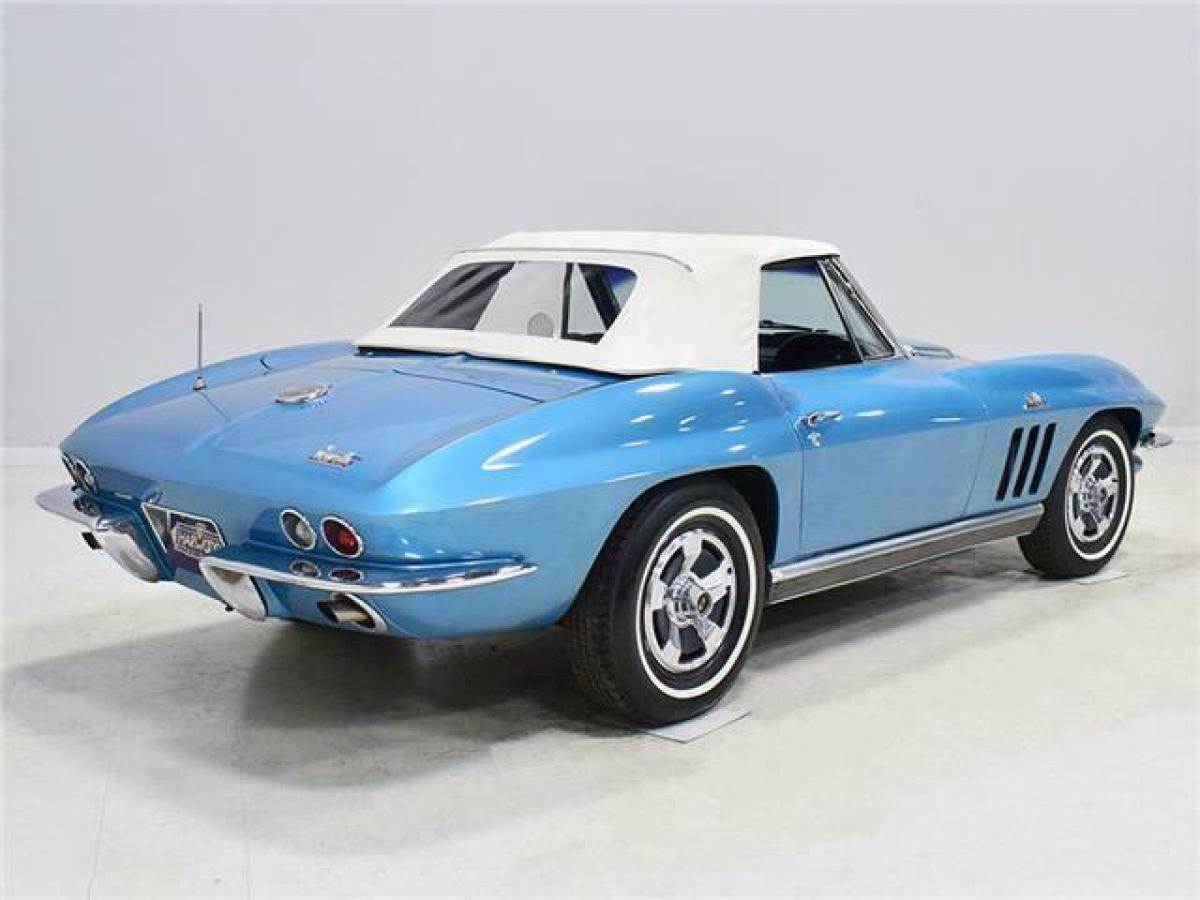 1966 Chevrolet Corvette Convertible - photo 10