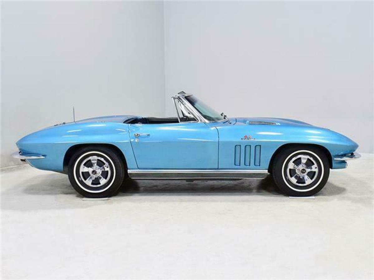1966 Chevrolet Corvette Convertible - photo 11