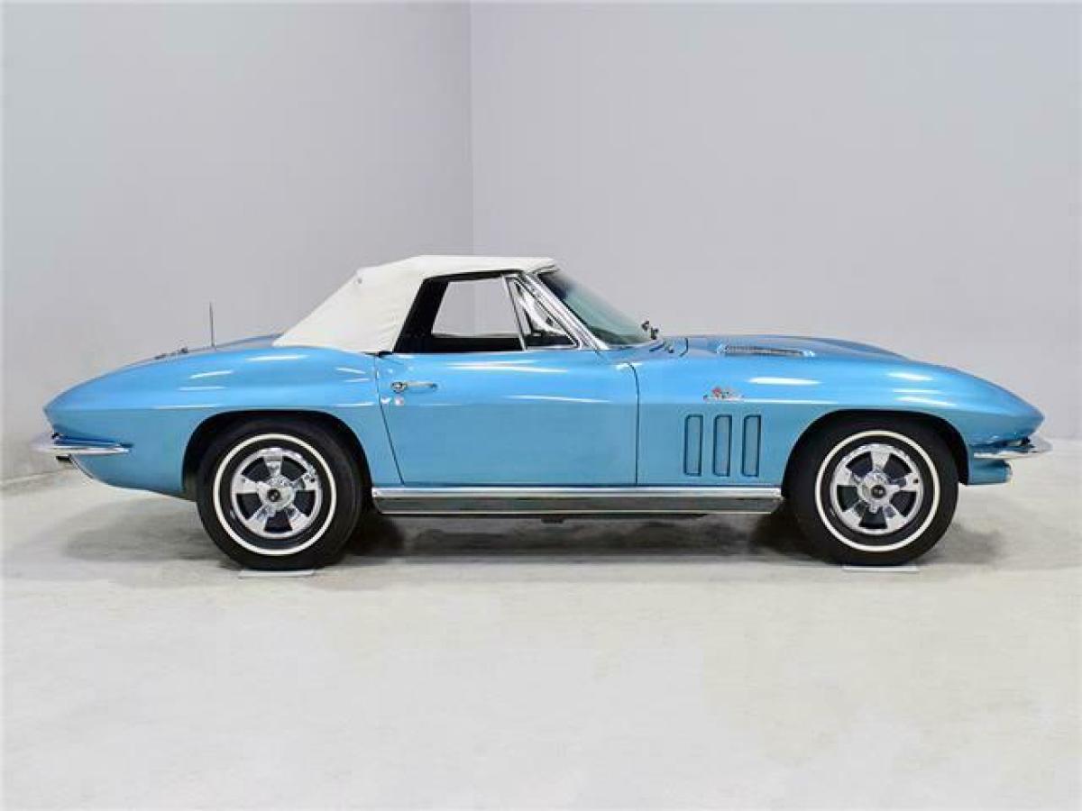 1966 Chevrolet Corvette Convertible - photo 12