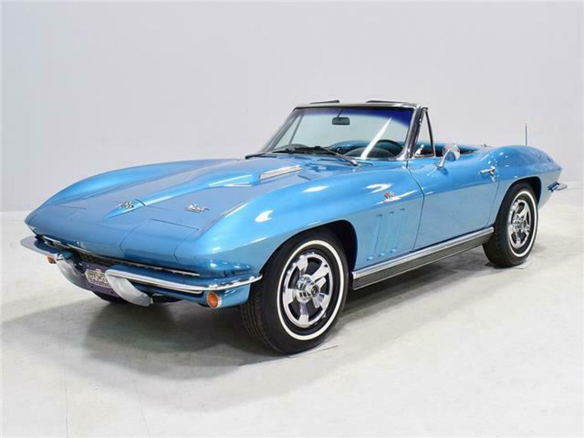 1966 Chevrolet Corvette Convertible - photo 2