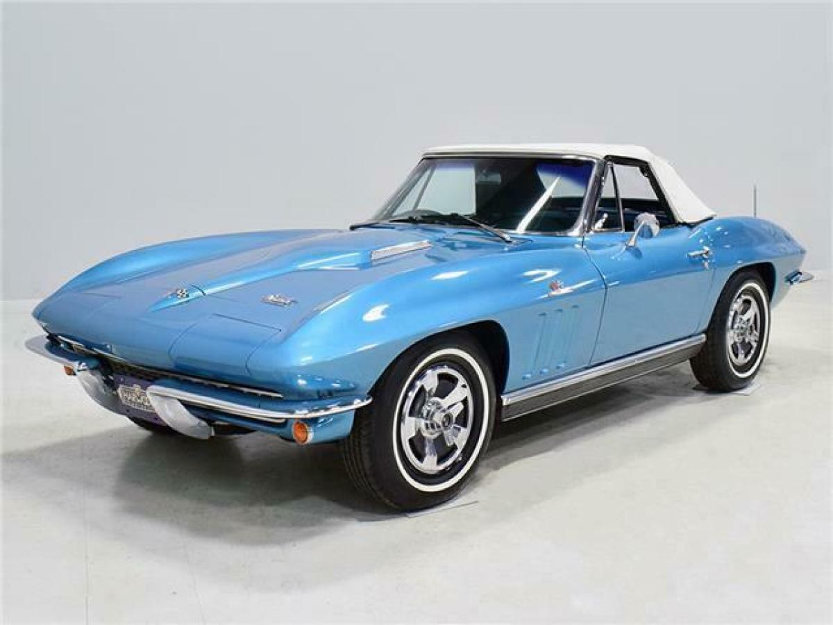 1966 Chevrolet Corvette Convertible - photo 3