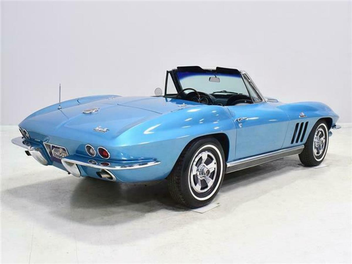 1966 Chevrolet Corvette Convertible - photo 9