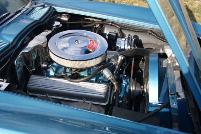 1966 Chevrolet Corvette Convertible - photo 6
