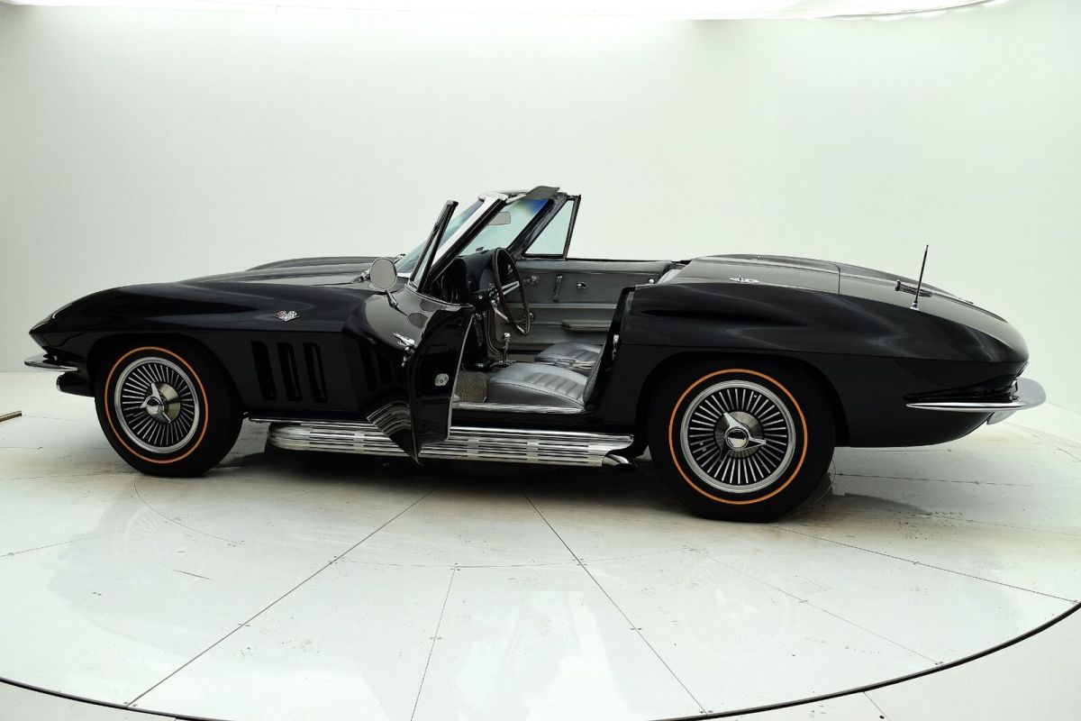 1966 Chevrolet Corvette Convertible - photo 11