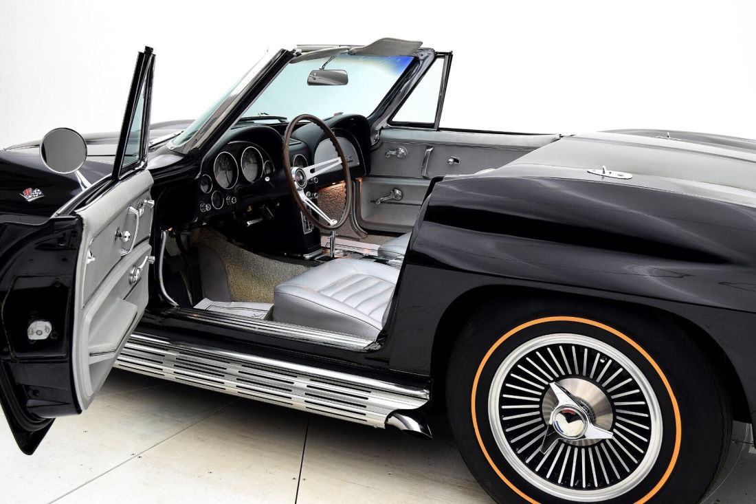 1966 Chevrolet Corvette Convertible - photo 12