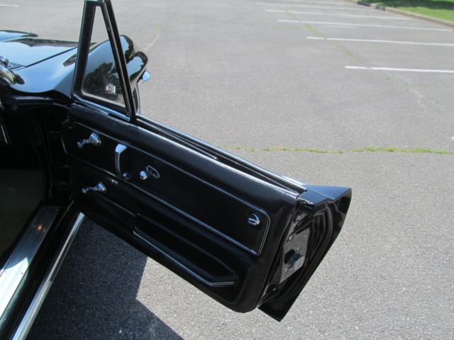 1966 Chevrolet Corvette CONVERTIBLE - photo 11