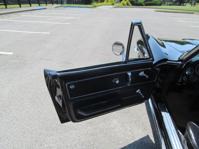 1966 Chevrolet Corvette CONVERTIBLE - photo 8