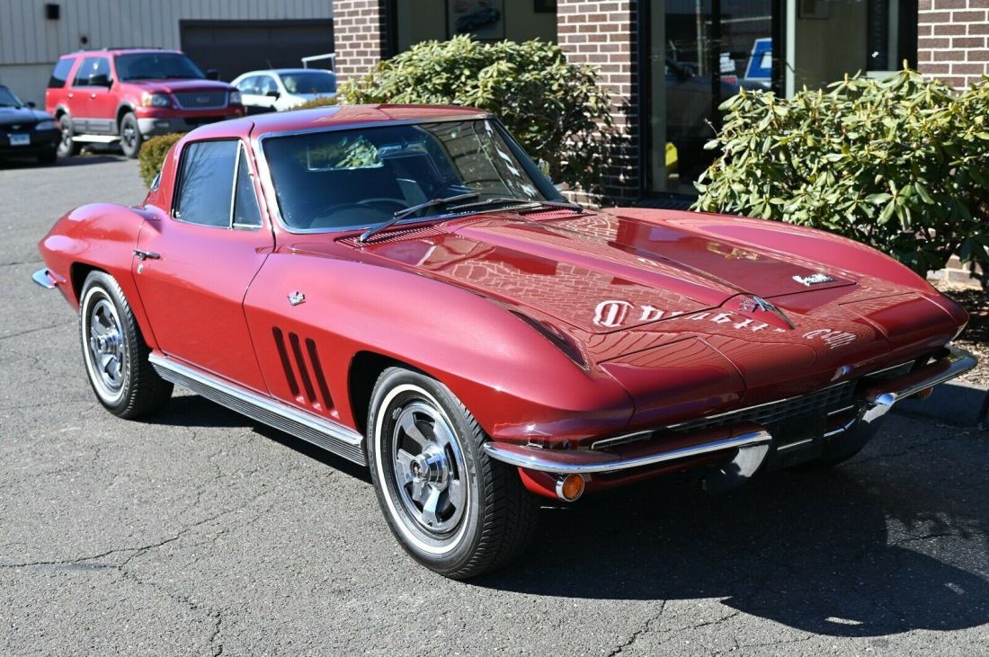 1966 Chevrolet Corvette - photo 2