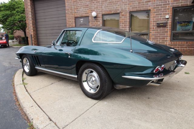 1966 Chevrolet Corvette Coupe - Green/Green - 350HP - photo 4