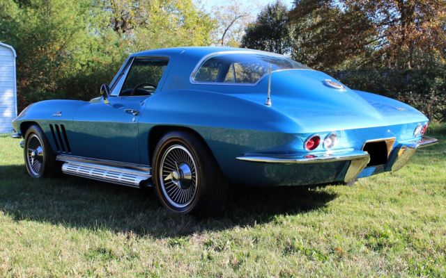 1966 Chevrolet Corvette Base Coupe 2-Door - photo 10