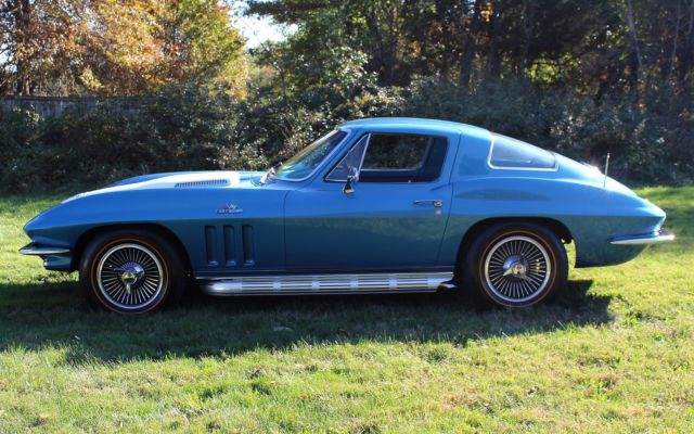 1966 Chevrolet Corvette Base Coupe 2-Door - photo 2