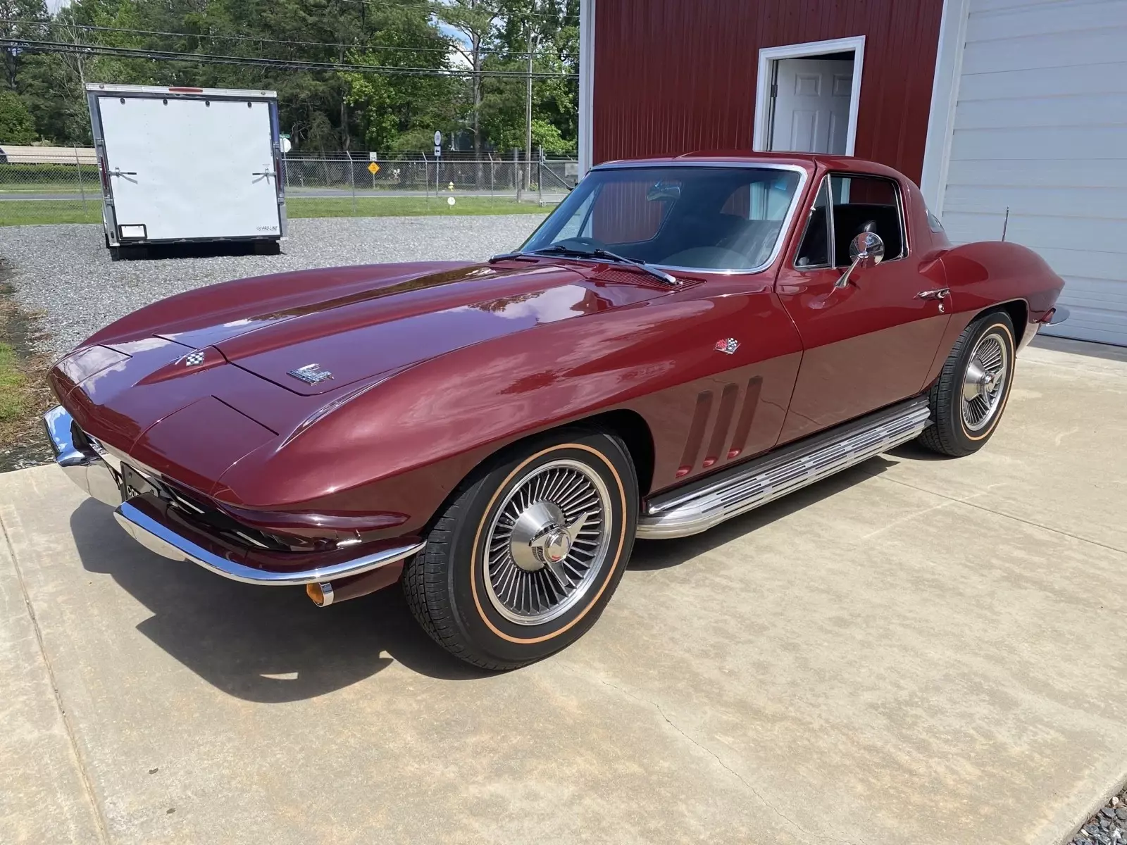 1966 Chevrolet Corvette Maroon/Black - photo 3