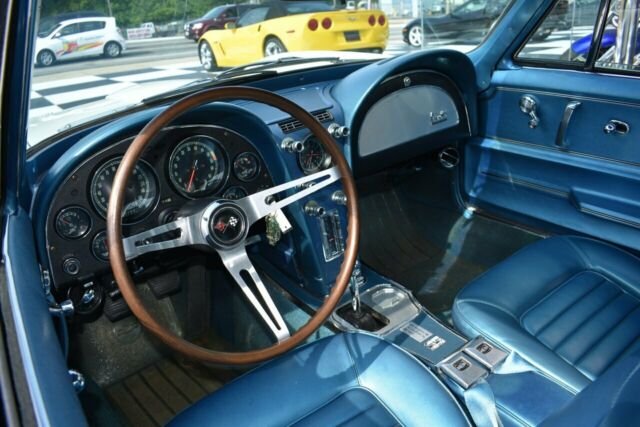 1966 Chevrolet Corvette - photo 2