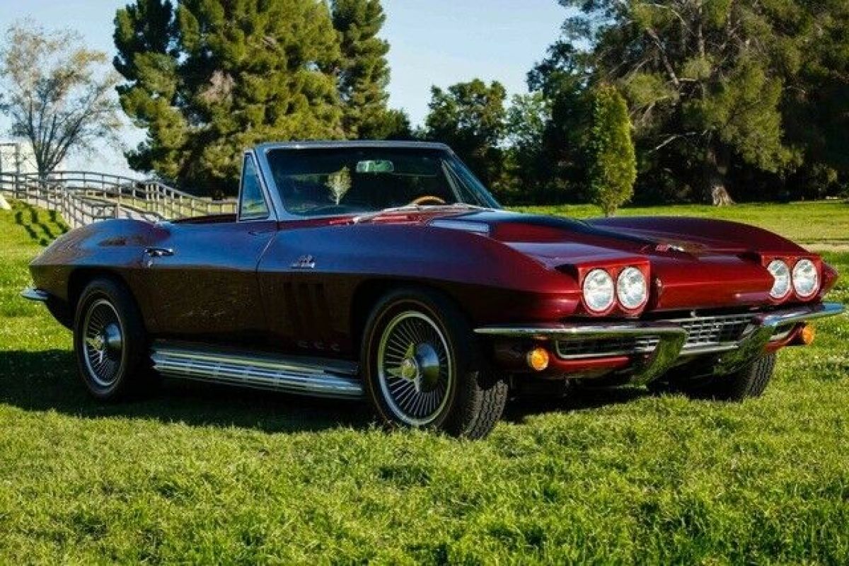 1966 Chevrolet Corvette 427 - photo 2