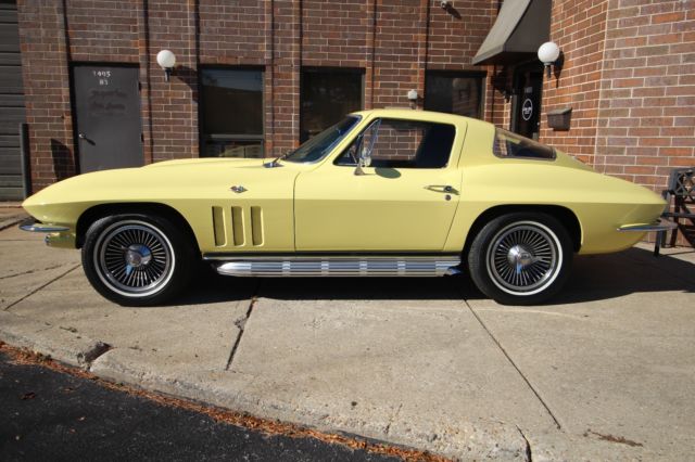 1966 Chevrolet Corvette Resto-Mod - Fuel Injected - 700R4 Frame Off - photo 3