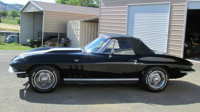 1966 Chevrolet Corvette Convertible - photo 2