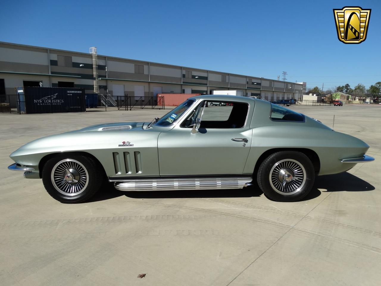 1966 Chevrolet Corvette Stingray 427 - photo 4