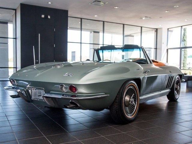 1966 Chevrolet Corvette Stingray Convertible - photo 11