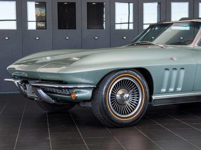 1966 Chevrolet Corvette Stingray Convertible - photo 2