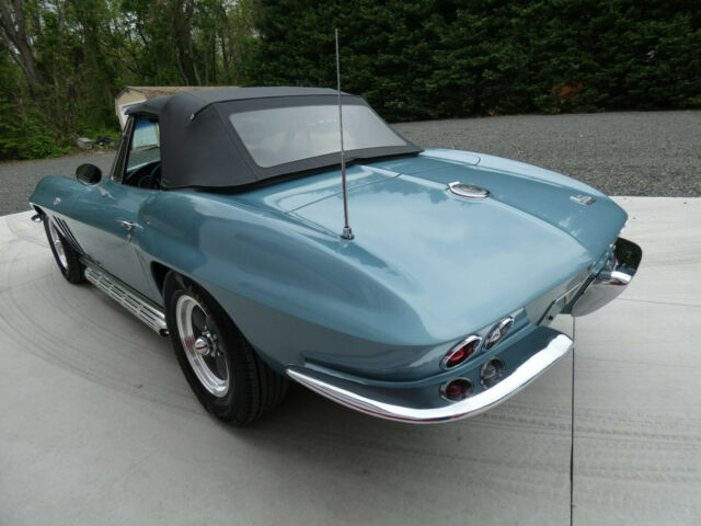 1966 Chevrolet Corvette Stingray Convertible - photo 7