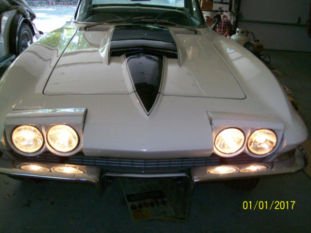 1966 Chevrolet Corvette - photo 2
