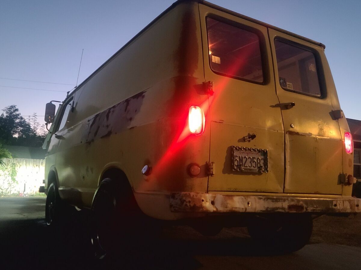 1966 Chevrolet G10 Van - photo 2