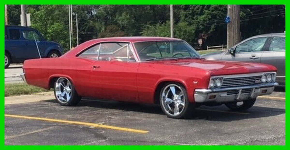 1966 Chevrolet Impala 383 Stoker V8 4-Spd Automatic 1200 Mi on Motor 20" Rims 1966 Chevrolet Impala SS with Chrome Trimmed Original Bucket Seats