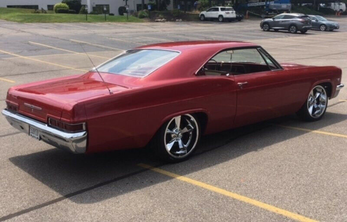 1966 Chevrolet Impala SS with Chrome Trimmed Original Bucket Seats - photo 10