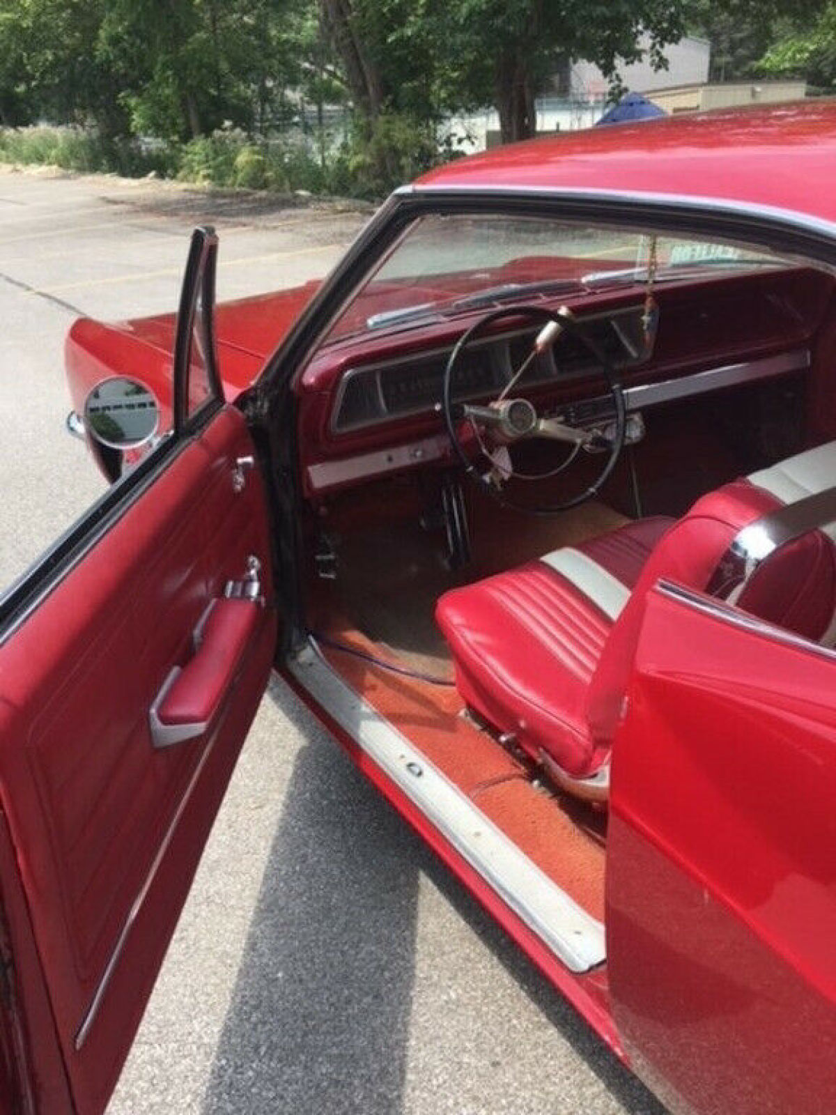 1966 Chevrolet Impala SS with Chrome Trimmed Original Bucket Seats - photo 3
