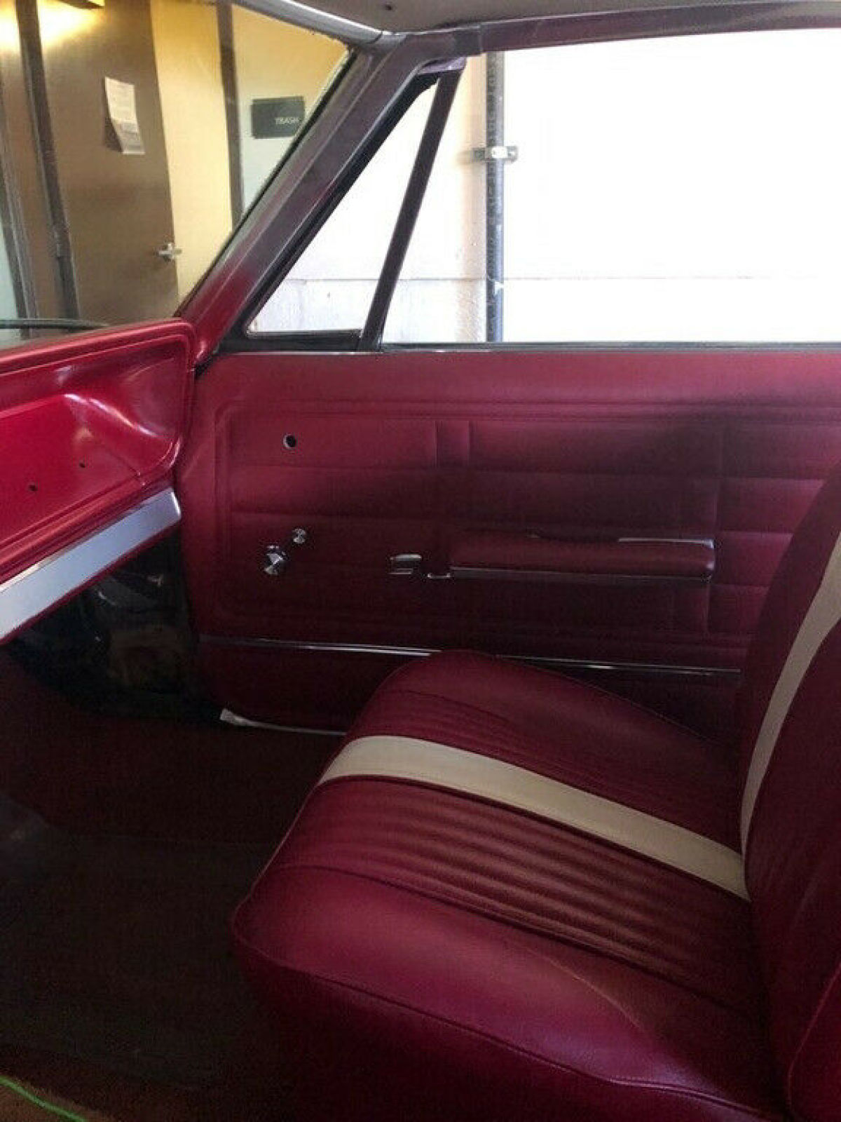 1966 Chevrolet Impala SS with Chrome Trimmed Original Bucket Seats - photo 7