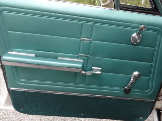 1966 Chevrolet Impala 4 door station wagon - photo 11
