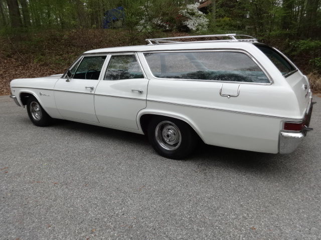 1966 Chevrolet Impala 4 door station wagon - photo 2