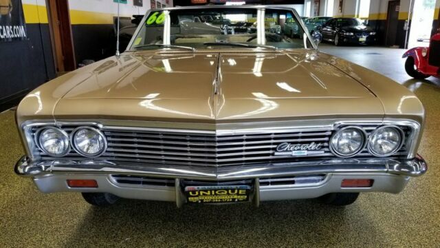 1966 Chevrolet Impala Convertible - photo 2
