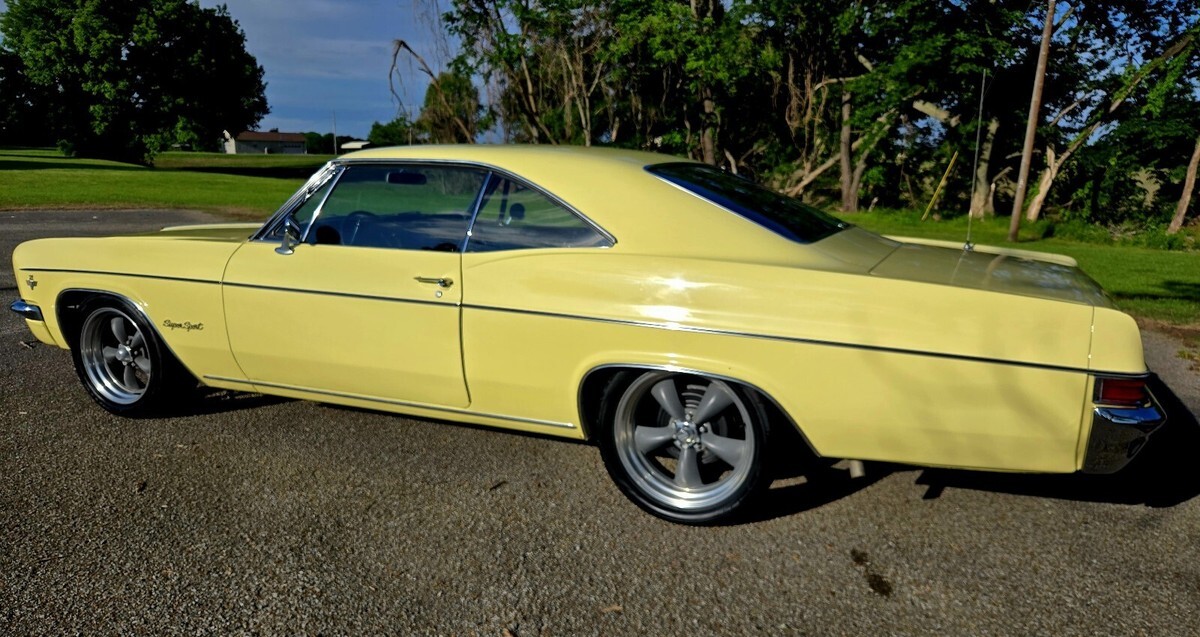 1966 Chevrolet Impala SS - photo 2