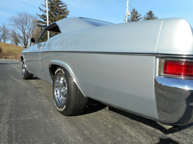 1966 Chevrolet Impala SS - photo 10