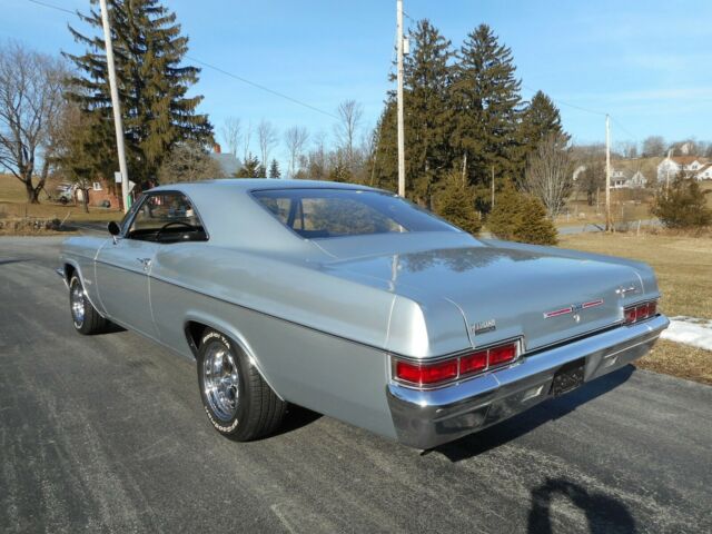 1966 Chevrolet Impala SS - photo 3