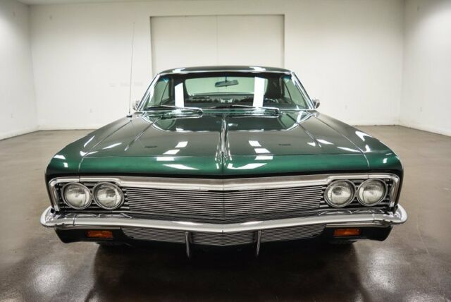 1966 Chevrolet Impala SS - photo 2