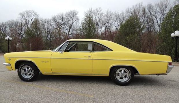 1966 Chevrolet Impala Super Sport Hardtop - photo 2