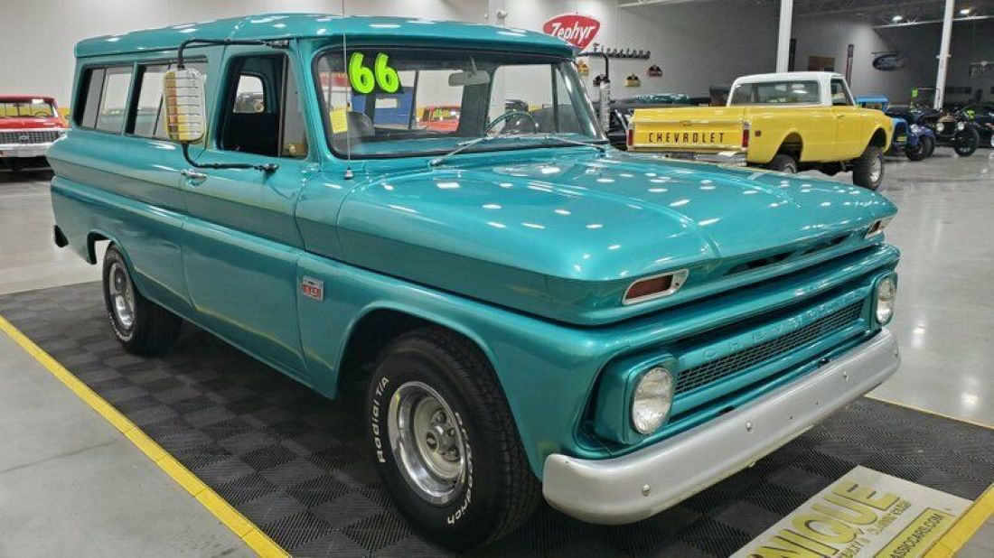 1966 Chevrolet Suburban - photo 3