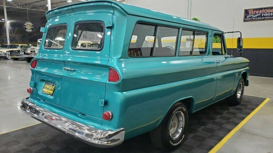 1966 Chevrolet Suburban - photo 5