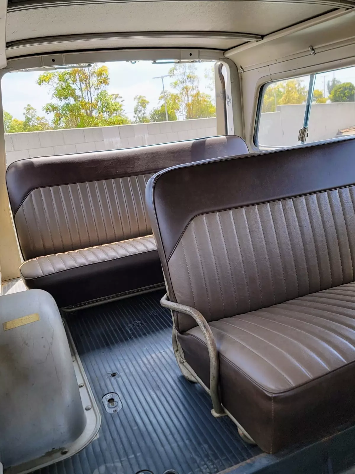 1966 Chevrolet Suburban - photo 12