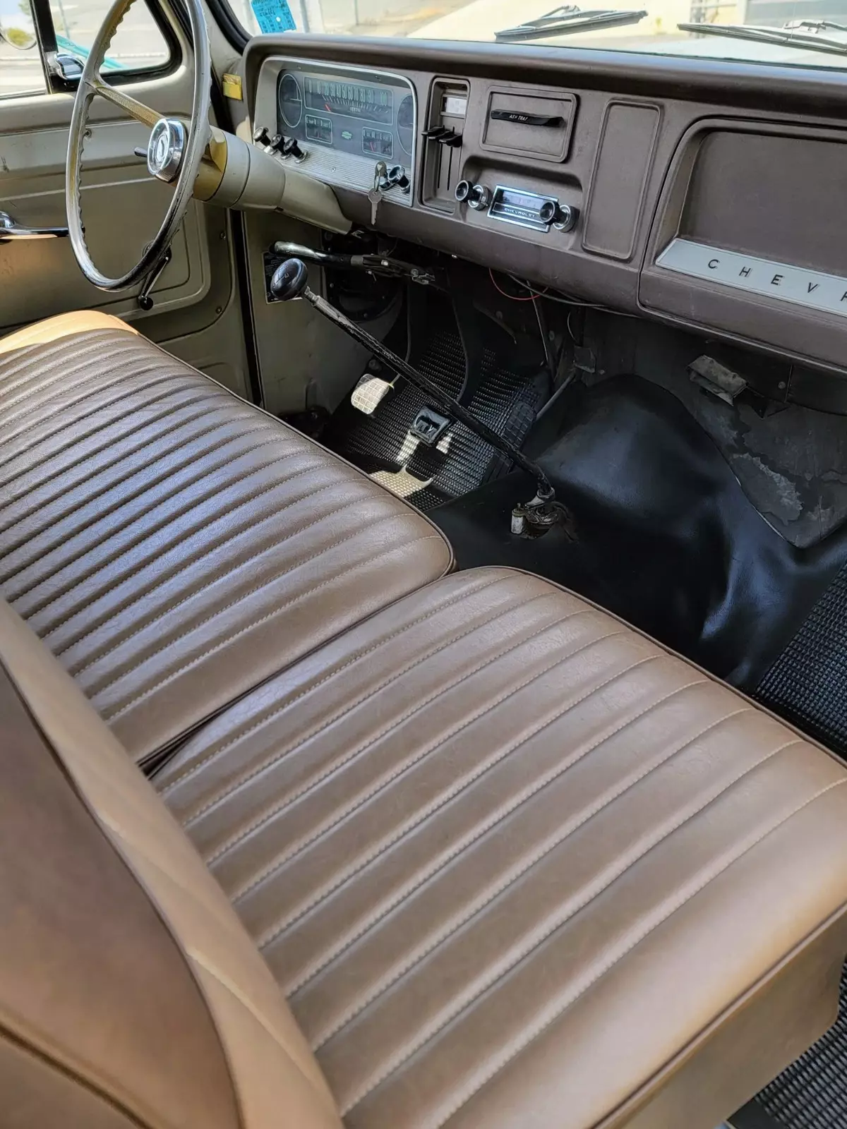 1966 Chevrolet Suburban - photo 9