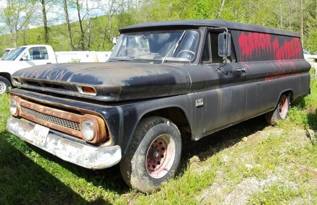 1966 Chevrolet Suburban - photo 2