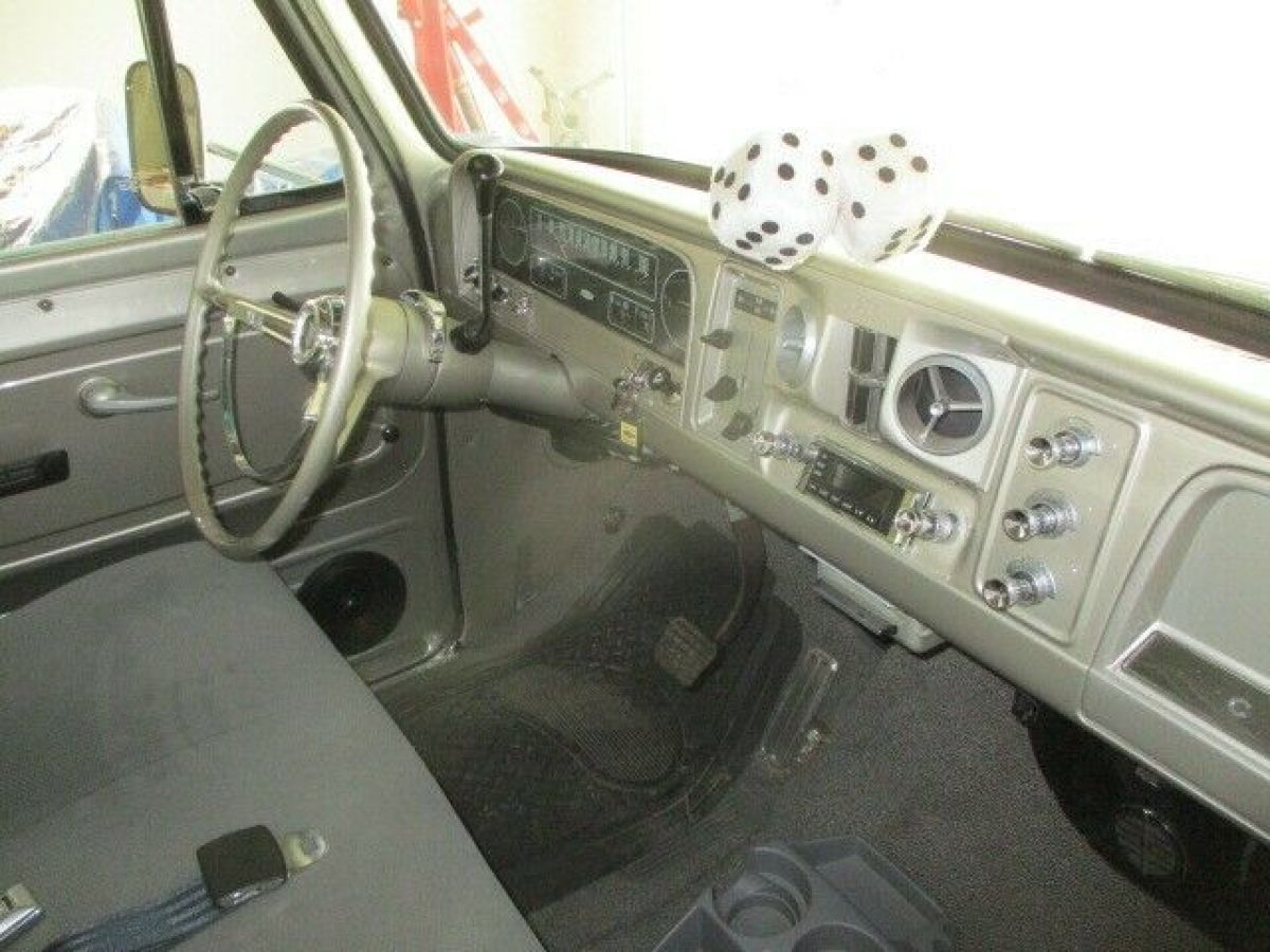 1966 Chevrolet C-10 Custom - photo 6